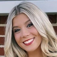 Andrea Lipkus, 23 (啦啦队长)