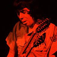 Andrew Latimer, 78 (Guitarrista)