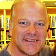 Andy Gray, 68 (Giocatore di calcio)