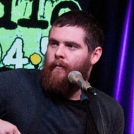 Andy Hull, 38 (Ca sĩ nhạc Folk)