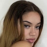 angeh, 22 (TikTok Star)