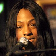 Angel Taylor, 35 (流行歌手)