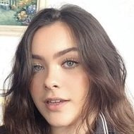 Ángela Vázquez, 23 (Rock Singer)