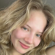 angelaxrose, 20 (TikTok Star)
