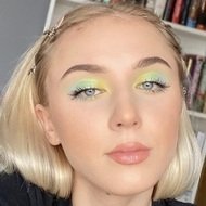 Angelika Oles, 23 (YouTube Star)