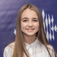 Angélina Nava, 19 (Popsänger)