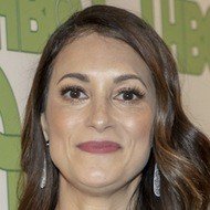 Angelique Cabral, 45 (电视女演员)