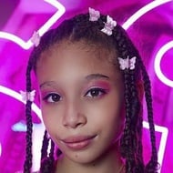 Anis Sienna, 15 (YouTube Star)