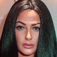 Anita Latifi, 29 (流行歌手)