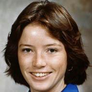 Anna Lee Fisher, 74 (宇航員)