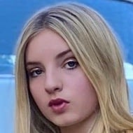 AnnaKate Dooley, 17 (Star d'Instagram)