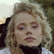 Annalisa Cochrane, 27 (Nữ diễn viên truyền hình)