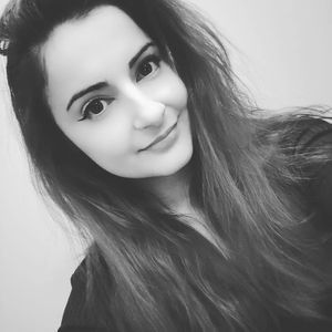 Annie Fuchsia, 25 (Twitch Star)