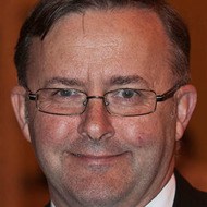 Anthony Albanese, 61 (政治家)