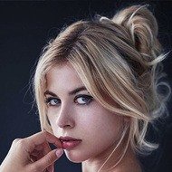 Antoinette Aron, 28 (模特)