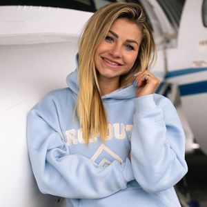 Antonia Elena, 30 (Instagram Star)