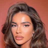 Arbenita Ismajli, 25 (Instagram明星)