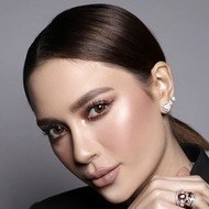 Arci Munoz, 35 (Rock Singer)