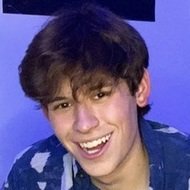 Ari Elkins, 25 (TikTok明星)