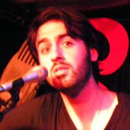 Ari Hest, 46 (流行歌手)