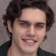 Aria Shahghasemi, 29 (Attore TV)