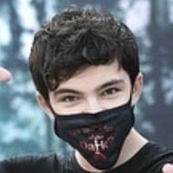 Arjun Athalye, 21 (Actor de Televisión)