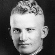Arleigh Burke (1901 - 1996) (战争英雄)