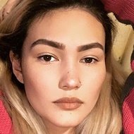 Asami Zdrenka, 28 (Pop Singer)