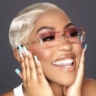 Asanda Jezile, 24 (Ca sĩ nhạc Pop)