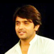 Ashish Sharma, 30 (電台主持人)