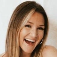 Ashley Hetherington, 27 (Instagram Star)