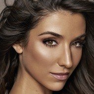 Ashley Loren, 37 (Chanteuse pop)