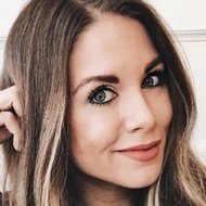 Ashley Robertson, 38 (Blogger)