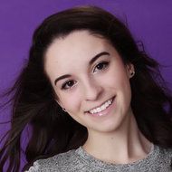 Ashley Royer, 25 (Tác giả sách dành cho thiếu niên)