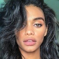 Aslayy Baugh, 27 (模特)