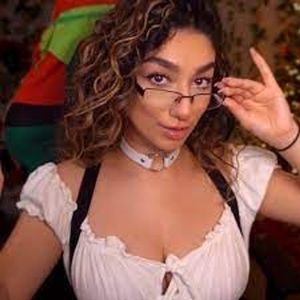 ASMR Leedah, 30 (YouTube Star)