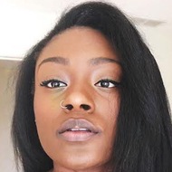 AsToldByAllie, 32 (YouTube明星)