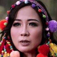 Astrid Sartiasari, 43 (Cantor Pop)