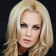 Athena Bass, 59 (Le batteur)