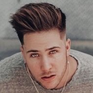 August Reinhardt, 27 (Photographe)
