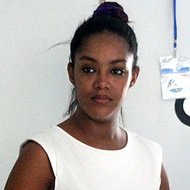 Aurélie Eliam, 35 (Actriz de Televisión)