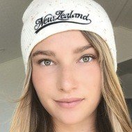 Ava August, 18 (Popsänger)