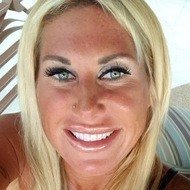 Averie Sunshine, 47 (Blogger)