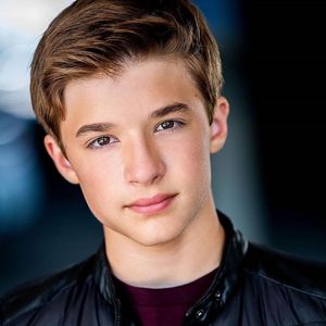 Avery Esteves, 18 (Actor de Televisión)