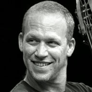 Avishai Cohen, 53 (貝斯手)