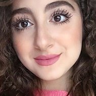 Aya Sellami, 27 (Blogger)