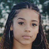 Azlia Williams, 22 (Star di YouTube)