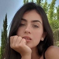 Azul Tuzinkevich, 29 (模特)