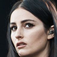 Banks, 35 (R&B歌手)