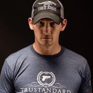 Baret Fawbush, 38 (Instagram明星)